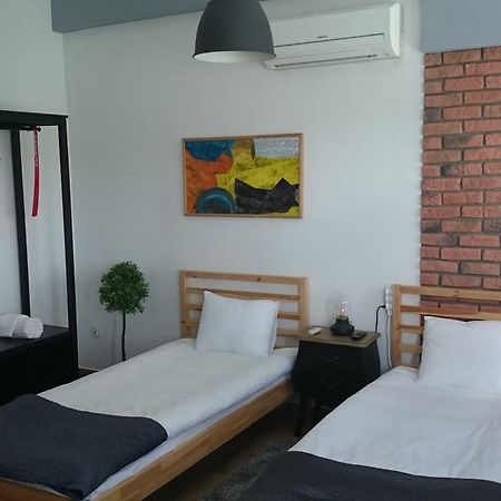 Hostel W5 Poznań Esterno foto