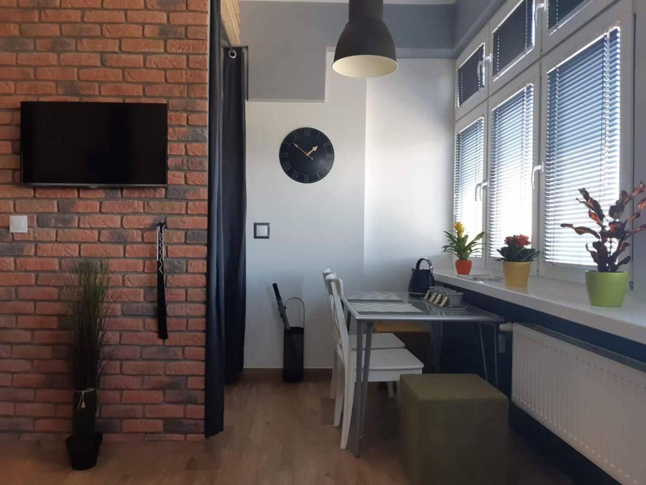 Hostel W5 Poznań Esterno foto