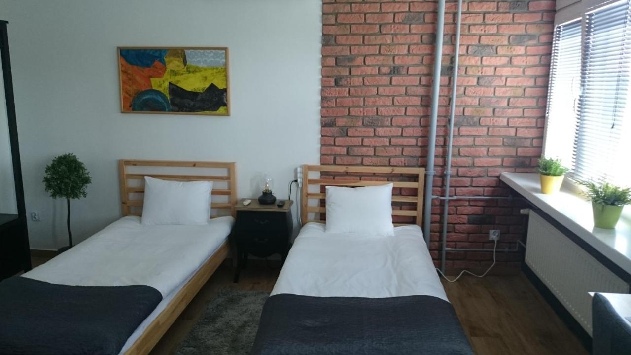 Hostel W5 Poznań Esterno foto