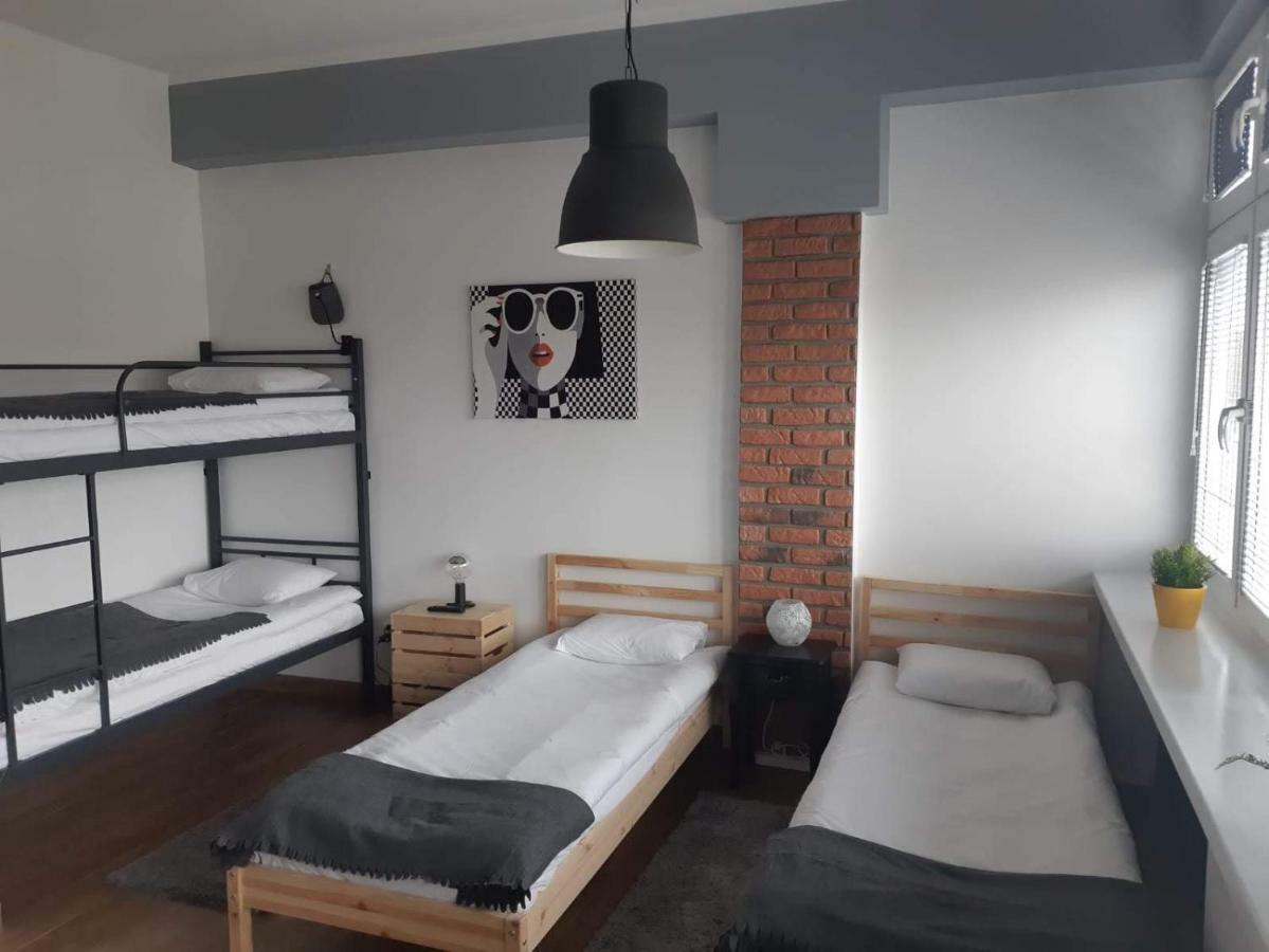Hostel W5 Poznań Esterno foto
