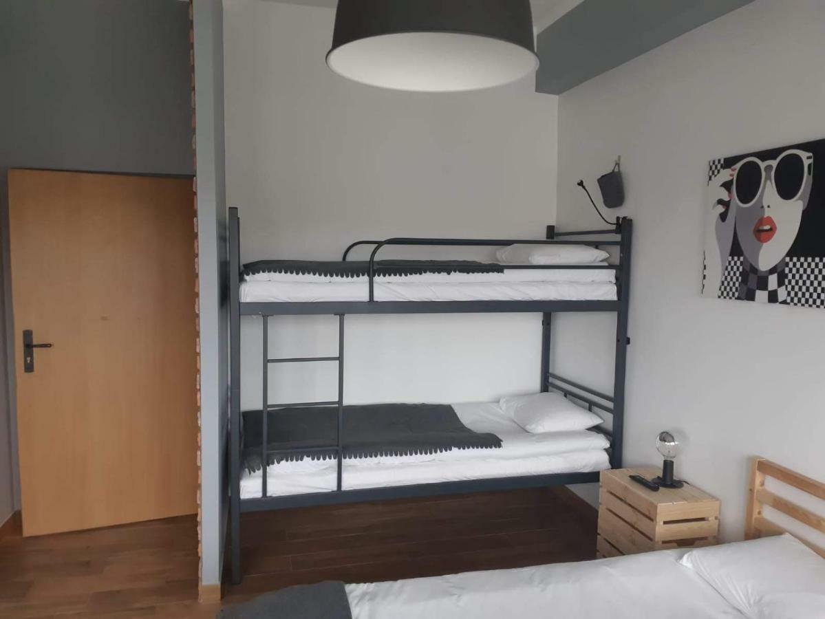 Hostel W5 Poznań Esterno foto