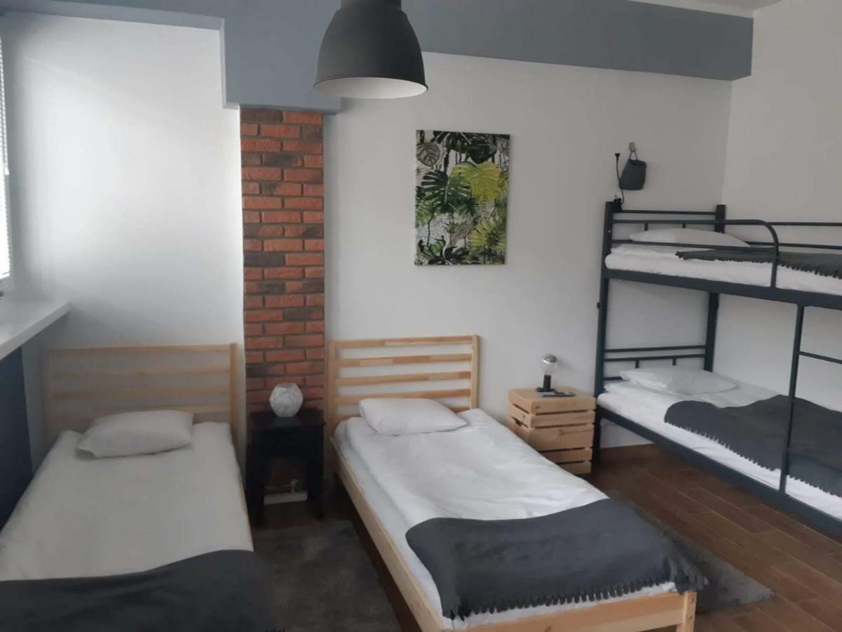 Hostel W5 Poznań Esterno foto